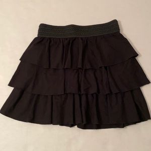 H&M black tiered ruffled skirt
